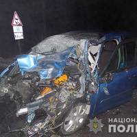 Автомобілі розбиті, люди в лікарні: на Тернопільщині легківка Citroen в’їхала у вантажівку DAF
