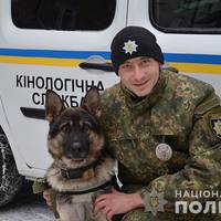 На Тернопільщині молодик пішов у ліс та перерізав собі горло: самогубцю врятував собака (фото)