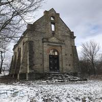 У селі на Тернопільщині зберігся старовинний костел. Фото