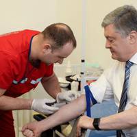 Оприлюднили перші результати аналізів Порошенка