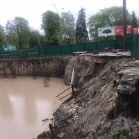 На Миру на місці скандальної будови зсувається ґрунт – тернополяни стривожені