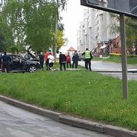 На Коновальця позашляховик зніс дві електроопори