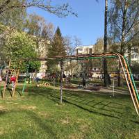 Триває збір підписів:  Відновлення дитячого майданчика біля магазину 