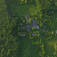 «Наче кадри з моторошного фільму», — у соцмережі поширили відео закинутого табору на Тернопільщині