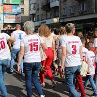 Батьки Тернопільської школи №7 оригінально підтримали своїх дітей-випускників