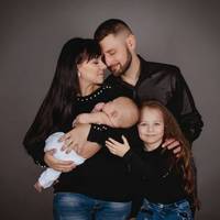 Тернополян просять врятувати від раку маму двох маленьких дітей