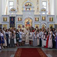 Випускний в унікальному навчальному закладі на Тернопільщині, де навчаються тільки дівчата (Фото)