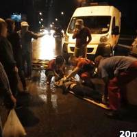 Дівчина, яку вчора збили неподалік “Літака”, жива. Вона у лікарні