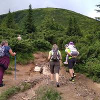 На найвищу вершину України піднялось двоє особливих дітей з Тернопілля (фото)