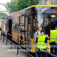 На Руській автобус збив пішохода. Потерпілий у лікарні (Фото)