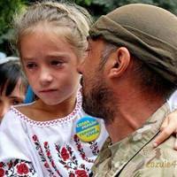 Тато повернувся з війни! Зворушливі фото українських дітей, які дочекалися…