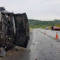 На Тернопільщині перекинувся автомобіль, в якому були жінка з дитиною. ФОТО