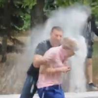 Королевську з партії Медведчука у Слов'янську обсипали борошном (Фото, відео)