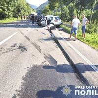 Поспішали на весілля: в аварії загинула сім’я з Тернопільщини