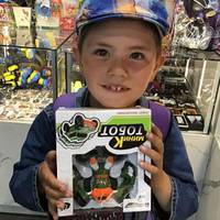 Маленький тернополянин разом із мамою ще від зими жив на столичному вокзалі, поки їх і звідти не прогнали (фото)