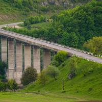 Міст через Дністер, визнаний наймальовничішим в Україні, жахає своїм станом (фото)