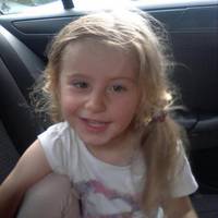 Маленька Надійка потребує допомоги після видалення пухлини