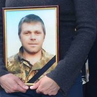 Втратили сина, а тепер залишились і без даху над головою: згоріла хата батьків загиблого АТОвця