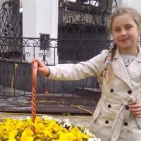 У Кременці збирають кошти на лікування Тетянки: дівчинка травмувалася, впавши з велосипеда