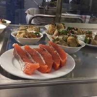 Бутерброди з ікрою за 55 гривень і філе сьомги за 174: з'явилися свіжі фото меню Ради