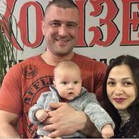 “Плачу в усіх місцях, де він був”: як зараз живе дружина загиблого армреслера з Тернопільщини Андрія Пушкаря