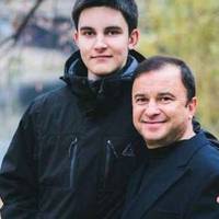 “Сильно поправився, важко рухатися”: Стало відомо, як живе 20-річний син Віктора Павліка після хвороби