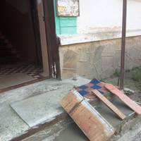 Тернополяни, які остаточно розчарувалися в ЖЕКах, роблять усе самі