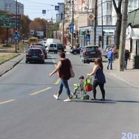 «Зіб’ють, то зіб’ють. Вам яке діло?»: тернополяни масово порушують ПДР біля нового кільця на Крушельницької