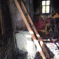 У Борщівському районі жінка витягнула з вогню трьох малолітніх дітей