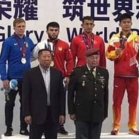 У Китаї на всесвітніх іграх спортсмен з Тернопілля обіймався на п’єдесталі з росіянином