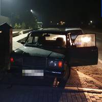 На Тернопільщині п’яну водійку на “сімці” зупинив бетонний стовп (ФОТО)