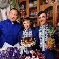 Священник з Лановеччини усиновив ще одну дитину (фото)