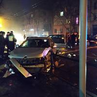 У центрі  Тернополя сталася масштабна аварія (ФОТО)