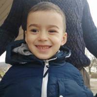 УВАГА! В Микулинцях знайшли хлопчика, поліція розшукує батьків (Фото)