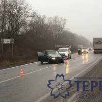 Поблизу Тернополя ДТП з постраждалими, на дорозі ускладнено рух автотранспорту