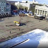 Тернополяни можуть спостерігати онлайн, як встановлюють головну ялинку