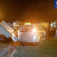 У Тернополі молодий водій на “Шкоді” в’їхав у “Рено”. Є потерпілі (ФОТО)