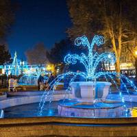 Центральні вулиці Тернополя засяяли оновленою святковою ілюмінацією (фото)