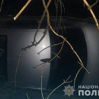 Водій втік з місця ДТП, залишивши в салоні травмованих пасажирів (ФОТО)