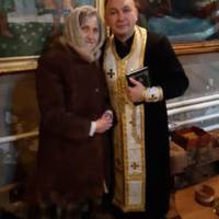 Колишня зв’язкова УПА з Тернопільщини зв’язала для бійців на сході 200 пар шкарпеток