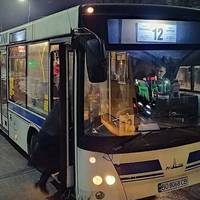 На маршрут №12 у Тернополі виїхав новоприбулий комфортабельний автобус