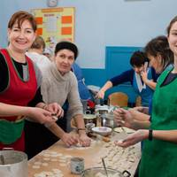 На Тернопільщині господині виліпили 40 тис. вареників для бійців на передовій