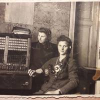Як виглядали перші телефоністки на Тернопільщині у минулому столітті