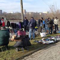 У Тернополі в гідропарку «Топільче» – стихійний ринок (Фото)