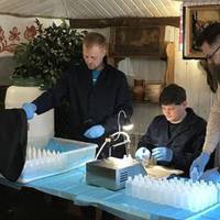 ПЦУ почала виготовляти антисептик, щоб безкоштовно роздавати українцям