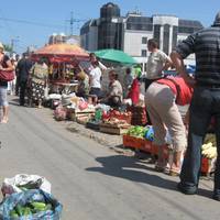 Уряд дозволив роботу ринків, їхню роботу контролюватимуть