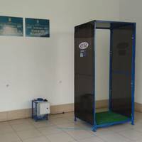 Лікарі з Тернопільщини показали, як дезінфікують захисні костюми