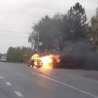 Посеред траси, неподалік Тернополя, зайнявся автомобіль (ФОТО)