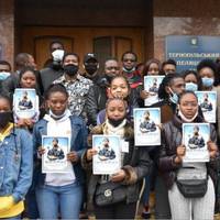 У неповнолітньої дівчини, підозрюваної у вбивстві іноземного студента, психічне захворювання