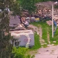 У Тернополі металеву арку у вигляді серця відвезли з парку на звалище (фото)